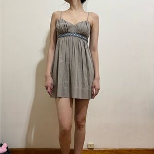 Elegant Beige Sleeveless Dress